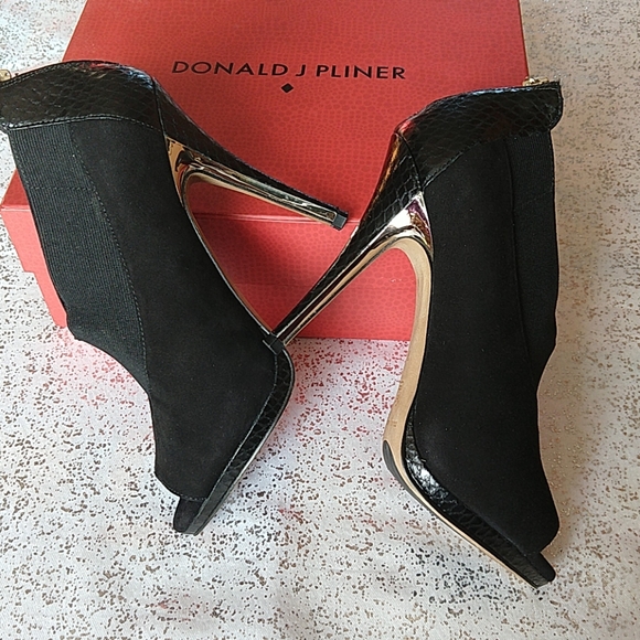 Donald J Pliner Sassi Platform Bootie - Picture 6 of 8